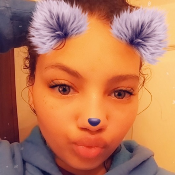 Meet your Posher, Airionna - Picture 1 of 1